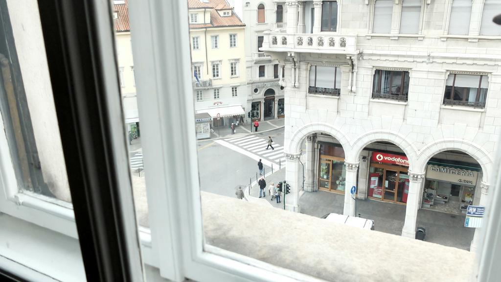 B&B Piazza Goldoni Trieste Exterior photo