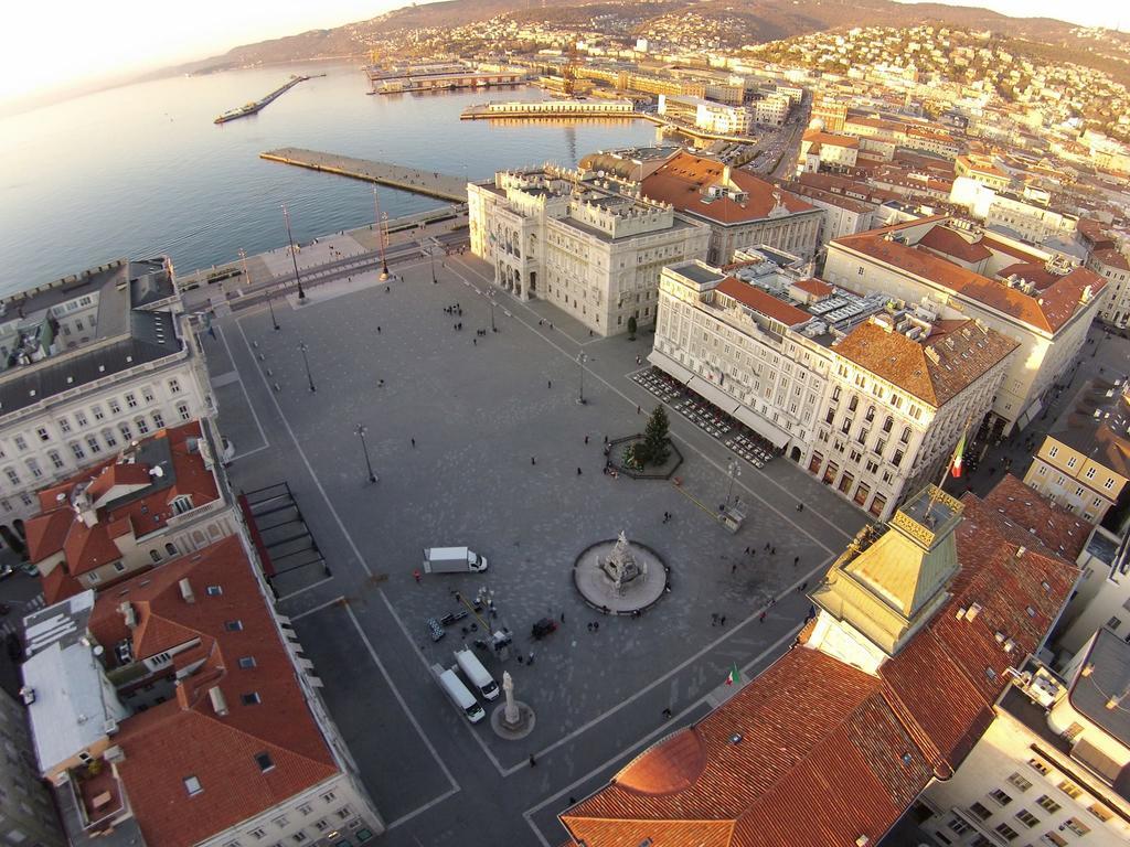 B&B Piazza Goldoni Trieste Exterior photo