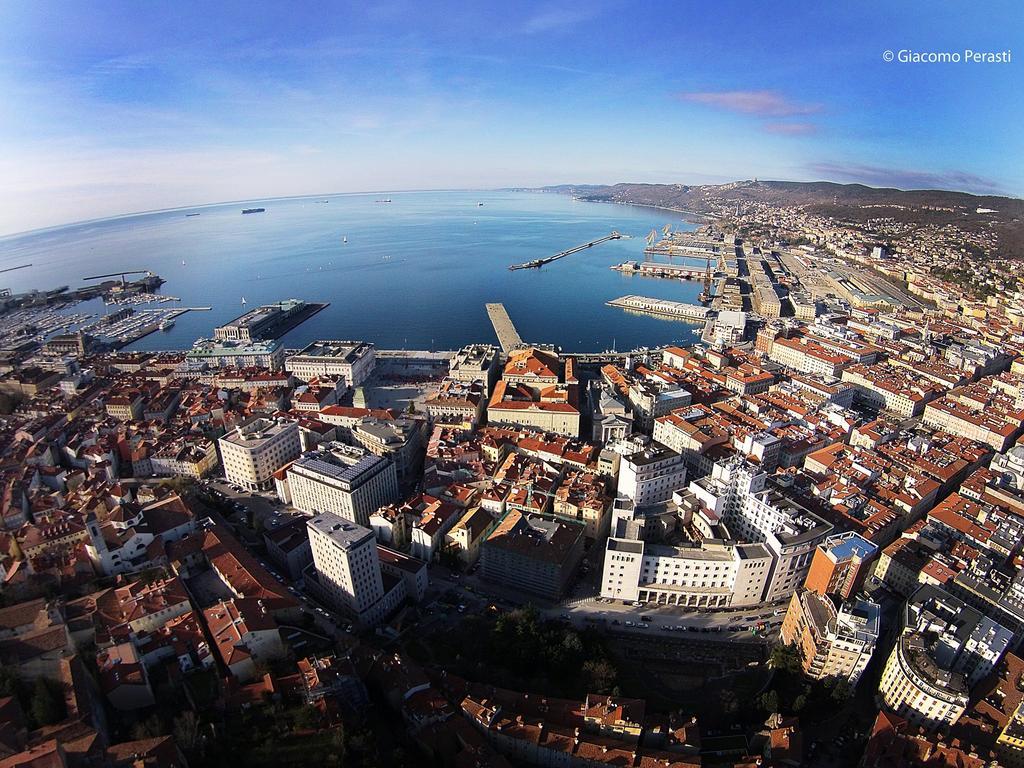 B&B Piazza Goldoni Trieste Exterior photo